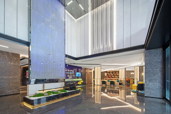 Imagen de los interiores del Hotel Hampton by hilton Jiujiang Bali Lake. Foto 10