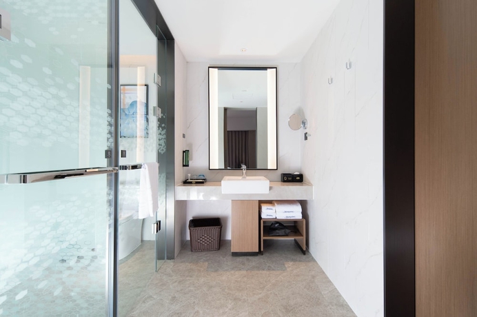 Imagen de la habitación del Hotel Hampton by hilton Jiujiang Bali Lake. Foto 8