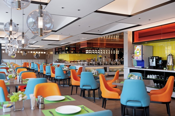 Imagen del bar/restaurante del Hotel Hampton by hilton Jiujiang Bali Lake. Foto 3