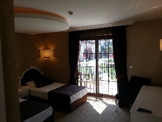 Imagen de la habitación del Hotel Han Deluxe. Foto 3