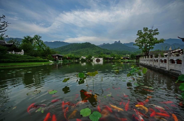 Imagen de los exteriores del Hotel Han Yue Lou Resort And Spa, Jiuhuashan. Foto 17