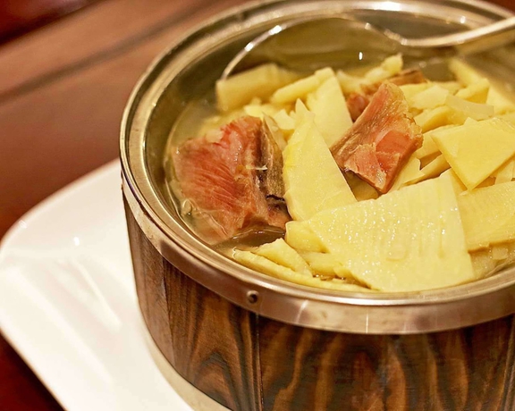 Imagen del bar/restaurante del Hotel Han Yue Lou,baishan. Foto 8