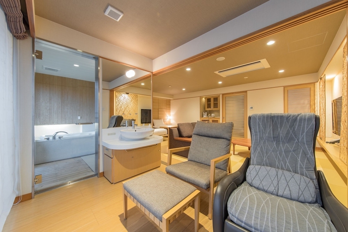 Imagen de la habitación del Hotel Hana Beppu. Foto 7