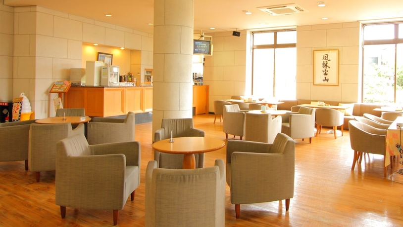Imagen del bar/restaurante del Hotel Hana Isawa. Foto 2