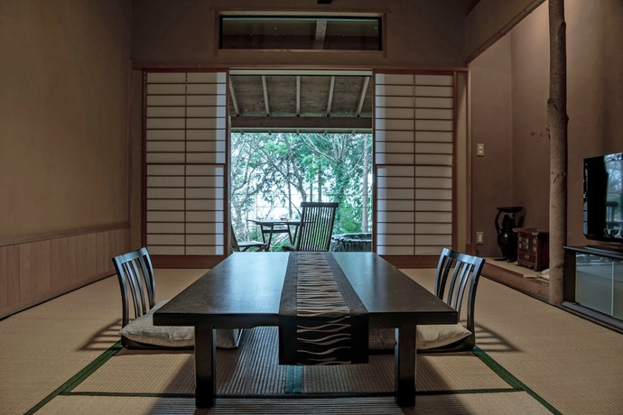 Imagen de la habitación del Hotel Hana No Kumo. Foto 13
