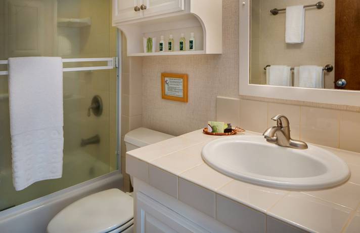 Imagen de la habitación del Hotel Hanalei Colony Resort. Foto 17