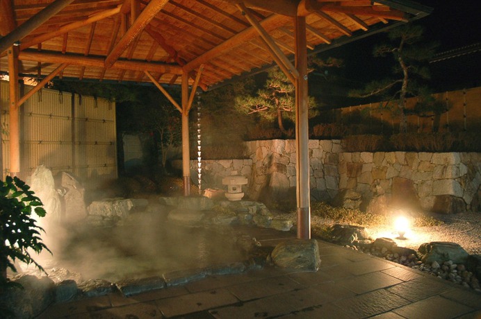 Imagen de la piscina del Hotel Hananoyado Nishikien. Foto 19