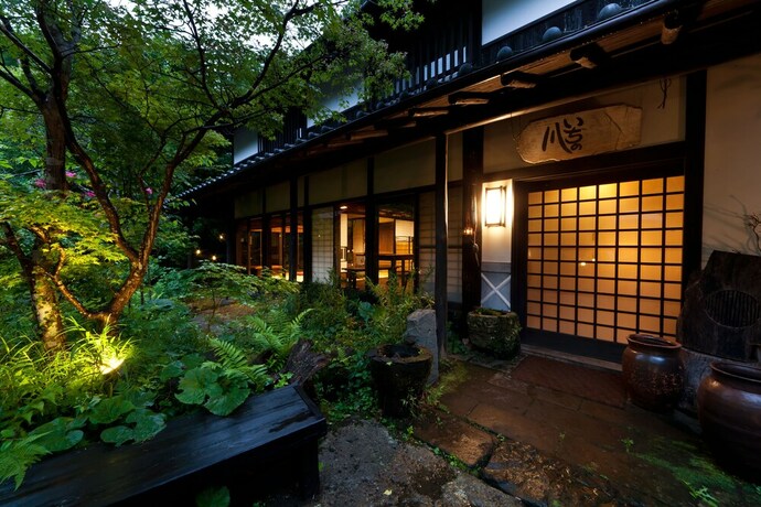 Imagen del bar/restaurante del Hotel Hanarenoyado Sennomori. Foto 18