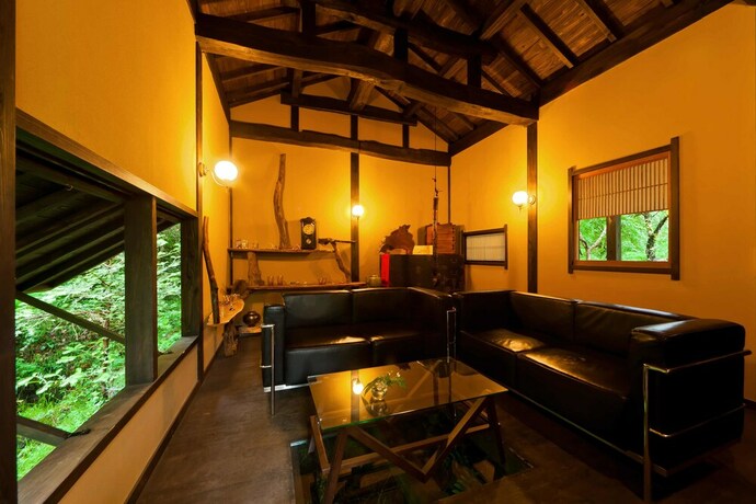 Imagen de los interiores del Hotel Hanarenoyado Sennomori. Foto 33