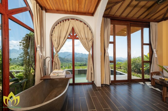 Imagen de la habitación del Hotel Hanasa Pu Luong Resort. Foto 19