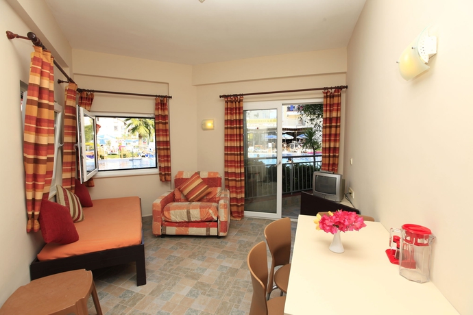Imagen de los interiores del Hotel Hanay Suit. Foto 11