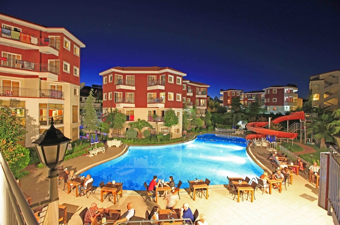 Imagen de la piscina del Hotel Hanay Suit. Foto 15