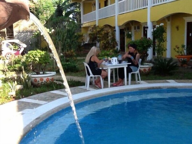 Imagen del bar/restaurante del Hotel Hanbee\'s Resort. Foto 5