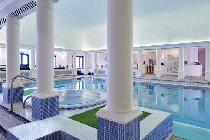 Imagen de la piscina del Hotel Hanbury Manor Marriott and Country Club. Foto 20