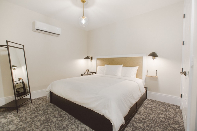 Imagen de la habitación del Hotel Hancock House. Foto 8