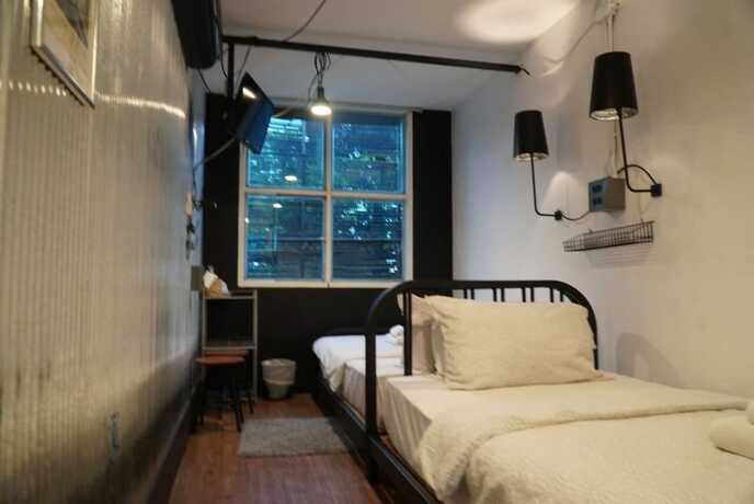 Imagen de la habitación del Hotel Hand. Foto 17