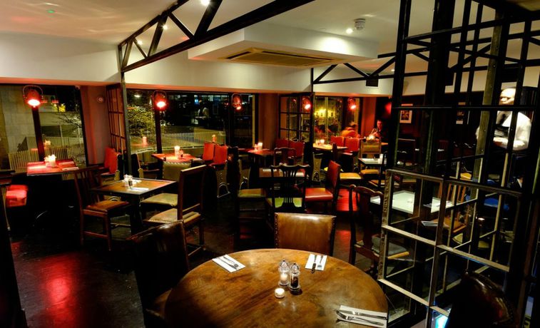 Imagen del bar/restaurante del Hotel Handel's. Foto 2
