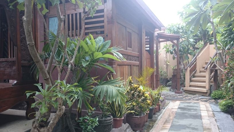 Imagen de los exteriores del Hotel Handika Mataram. Foto 5