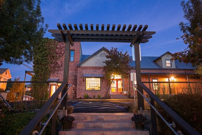 Imagen general del Hotel Hanford House Inn. Foto 10