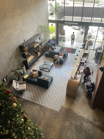 Imagen de los interiores del Hotel Hangar Select Aeropuerto Guadalajara. Foto 13