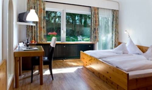 Imagen de la habitación del Hotel Hangelar. Foto 7