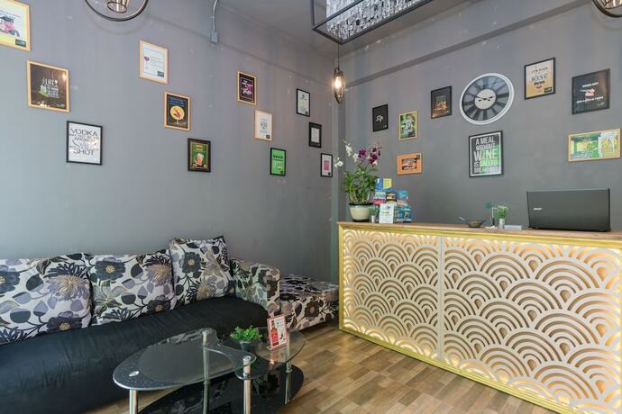 Imagen de los interiores del Hotel Hangover Inn. Foto 17