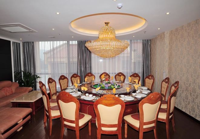 Imagen del bar/restaurante del Hotel Hangzhou Jiande Yin Yuan Hotel. Foto 3