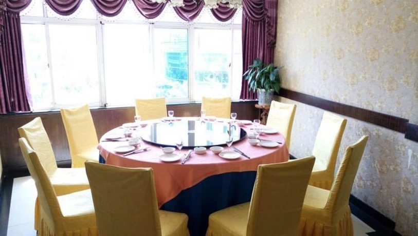 Imagen del bar/restaurante del Hotel Hangzhou Qiandaohu Waigaoqiao. Foto 8