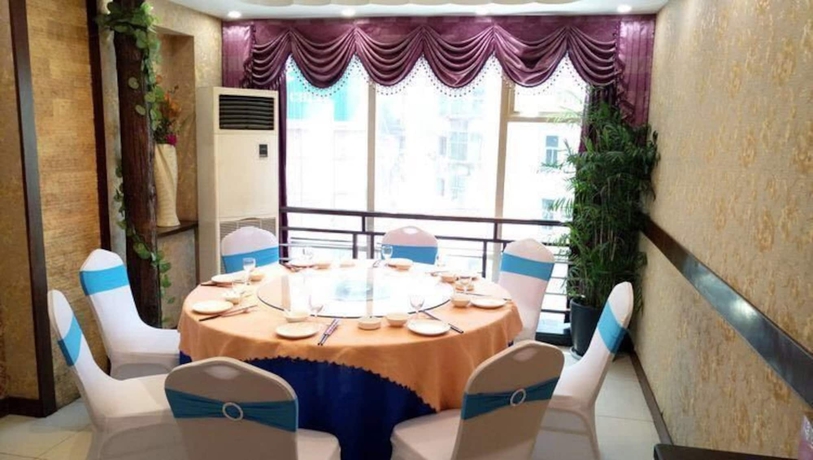 Imagen del bar/restaurante del Hotel Hangzhou Qiandaohu Waigaoqiao. Foto 9