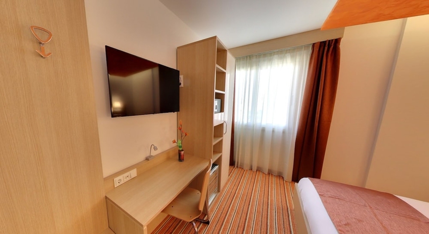 Imagen de la habitación del Hotel Hani. Foto 7