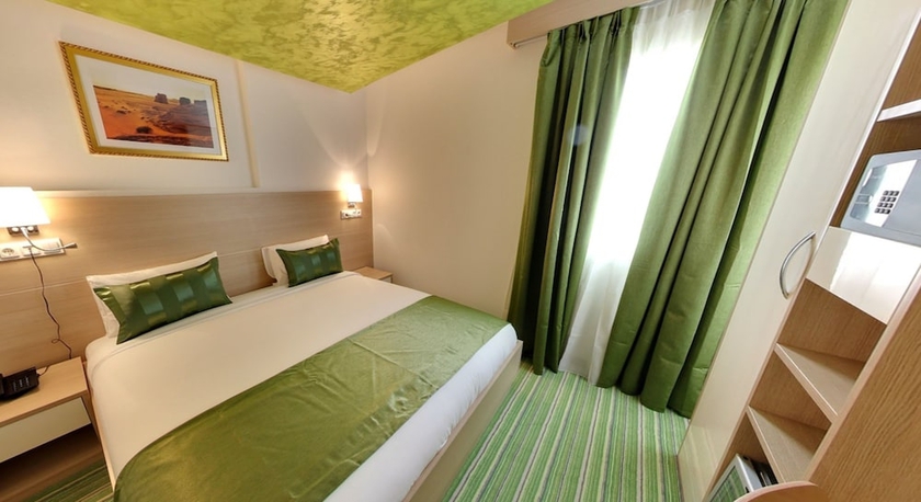 Imagen de la habitación del Hotel Hani. Foto 8