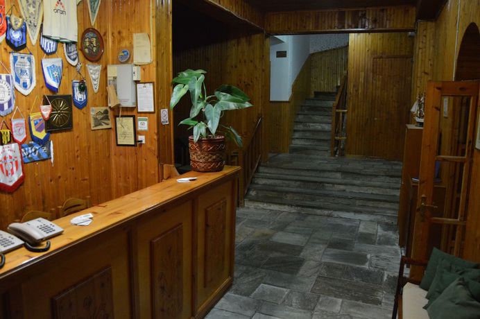 Imagen de los interiores del Hotel Hani Zisi. Foto 17