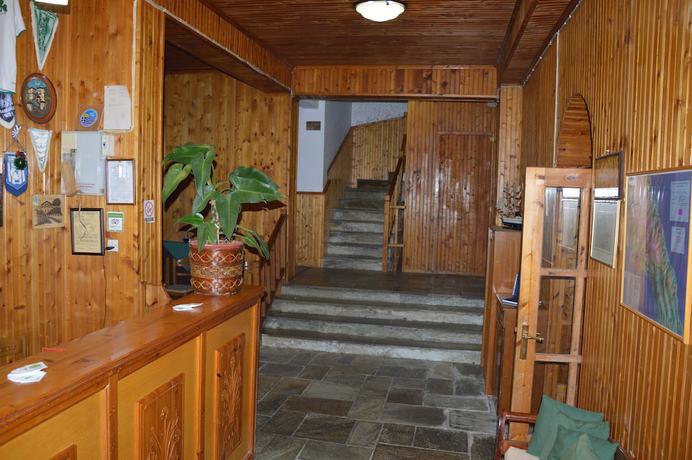 Imagen de los interiores del Hotel Hani Zisi. Foto 18