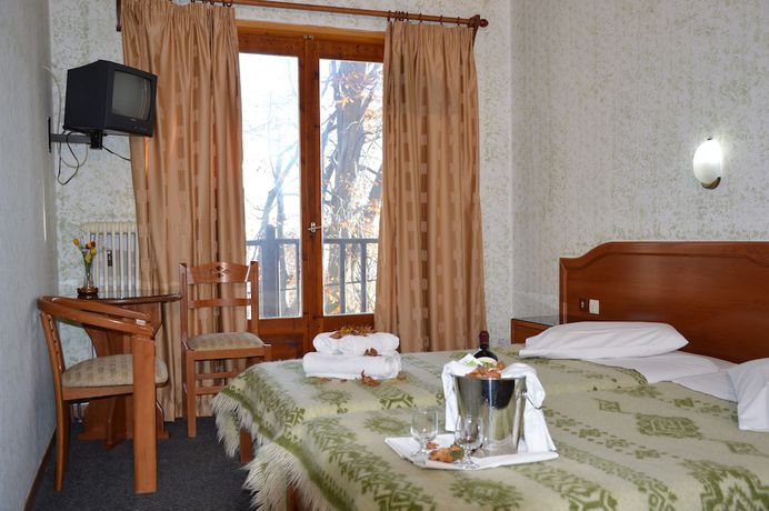 Imagen de la habitación del Hotel Hani Zisi. Foto 13