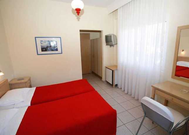 Imagen de la habitación del Hotel Hanioti. Foto 14