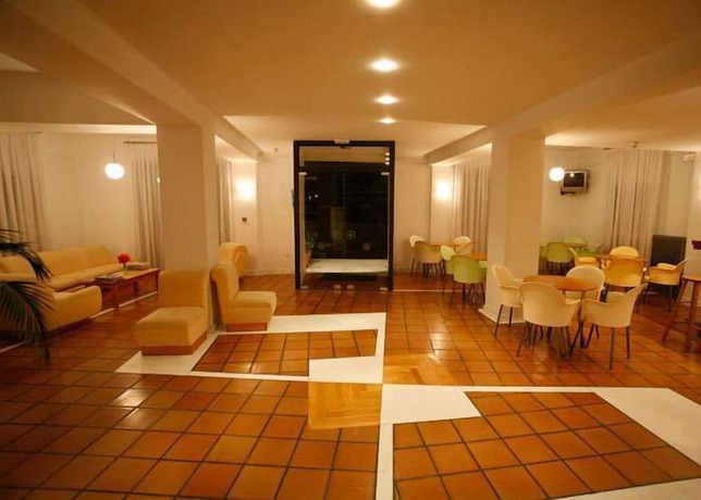 Imagen del bar/restaurante del Hotel Hanioti. Foto 9