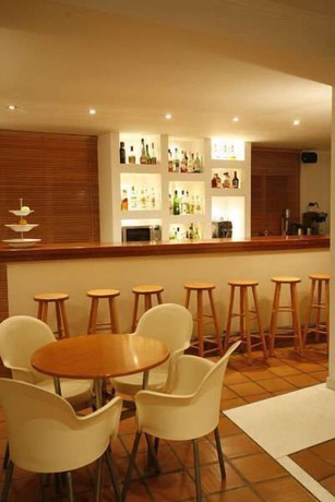 Imagen del bar/restaurante del Hotel Hanioti. Foto 10