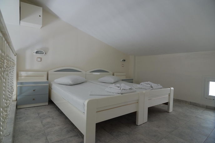 Imagen de la habitación del Hotel Hanioti Grand Victoria. Foto 10