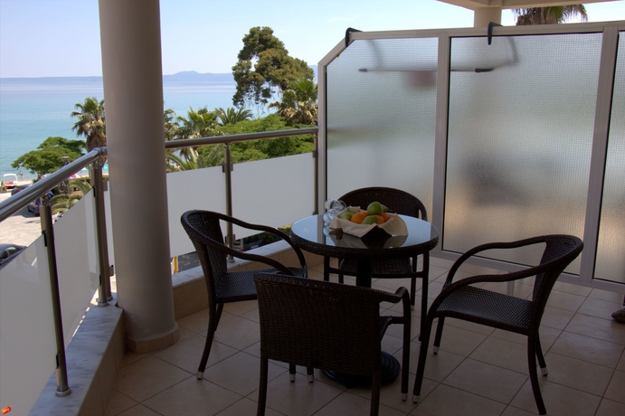 Imagen de la habitación del Hotel Hanioti Grandotel. Foto 4