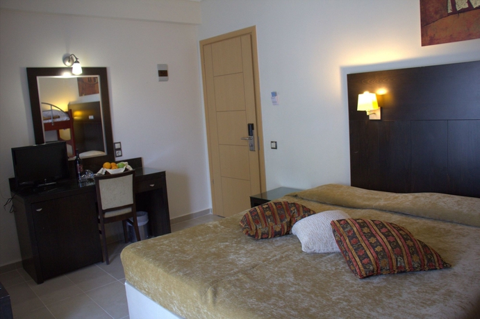 Imagen de la habitación del Hotel Hanioti Grandotel. Foto 11