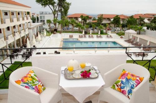 Imagen general del Hotel Hanioti Melathron. Foto 2