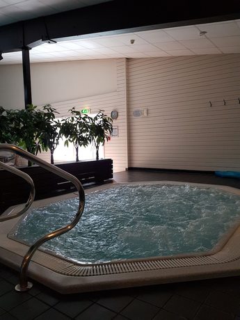 Imagen de la piscina del Hotel Hank&oslash;l And Spa. Foto 17