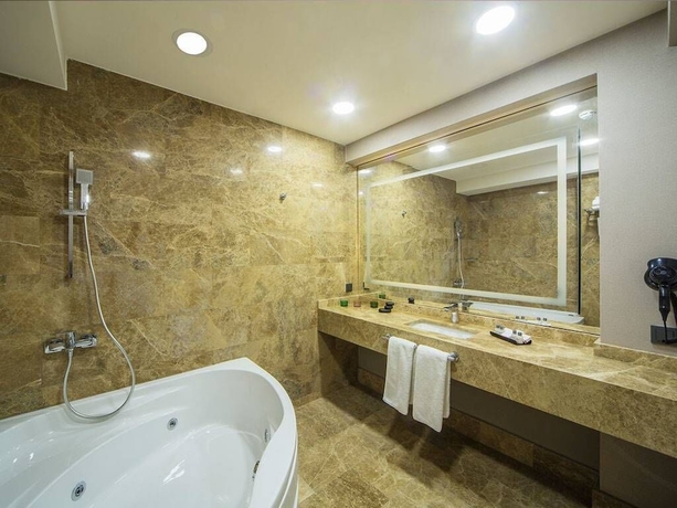Imagen de la habitación del Hotel Hann. Foto 13