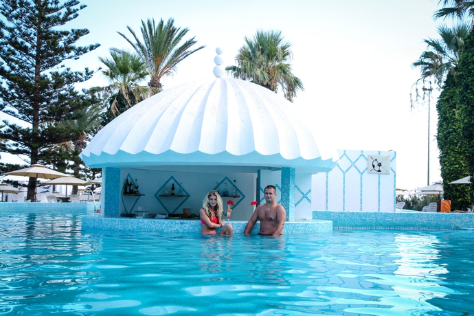 Imagen de la piscina del Hotel Hannibal Palace. Foto 13