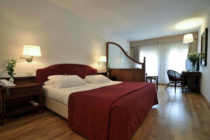 Imagen general del Hotel Hannover, Grado. Foto 4