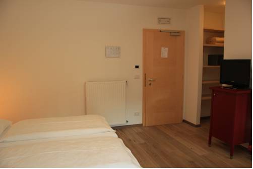 Imagen de la habitación del Hotel Hanny. Foto 4