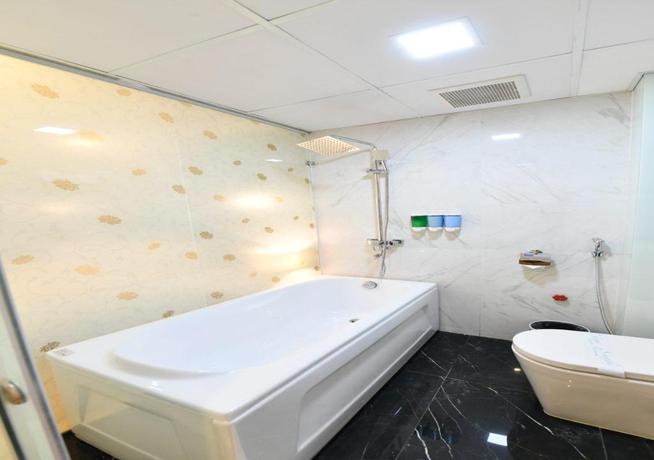 Imagen de la habitación del Hotel Hanoi Bella Rosa Trendy. Foto 6