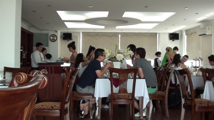 Imagen del bar/restaurante del Hotel Hanoi Emotion. Foto 3