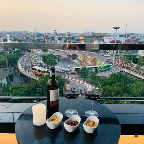 Imagen del bar/restaurante del Hotel Hanoi Fiesta Grand. Foto 2