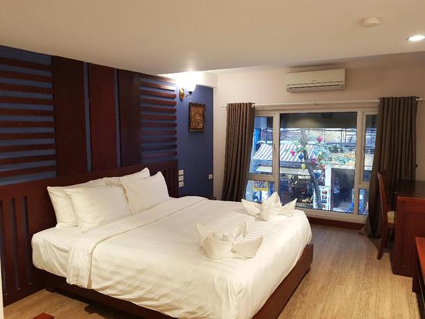 Imagen de la habitación del Hotel Hanoi La Castela. Foto 17